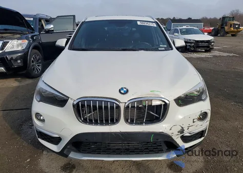 2018 BMW X1 xDrive28I z USA, uszkodzony, nr VIN WBXHT3C36J5L30296